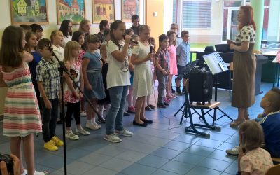 Koncert otroškega in mladinskega pevskega zbora OŠ Podzemelj