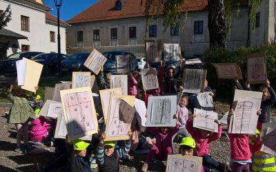 LIKOVNA DELAVNICA: STARA VRATA V METLIŠKEM JEDRU