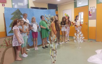 MINI GLEDALIŠČE NA OBISKU V VRTCU V METLIKI